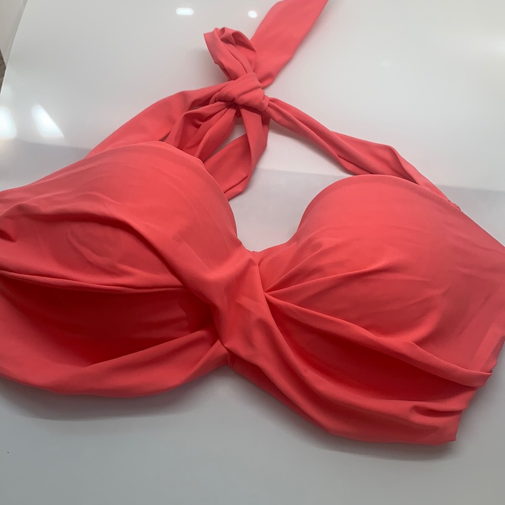 Lands End size 8 bikini top, Coral, Size 8.